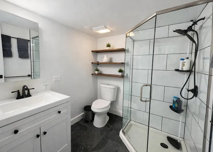 Cozy Corner Charming 1br With Wifi *