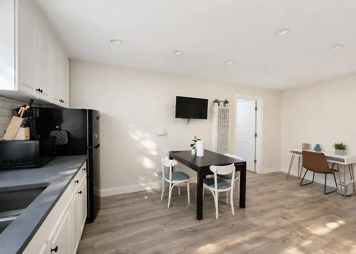 Cozy Corner Charming 1br With Wifi * Skokie