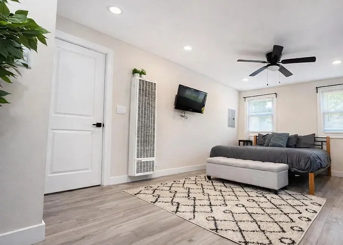 Apartment Cozy Corner Charming 1br With Wifi *
