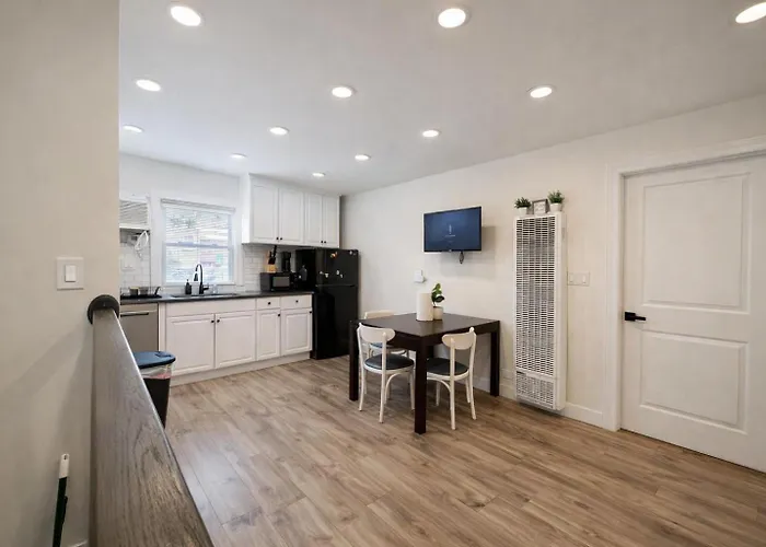 Cozy Corner Charming 1br With Wifi