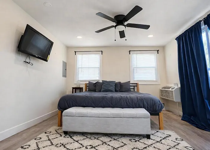 Apartment Cozy Corner Charming 1br With Wifi *