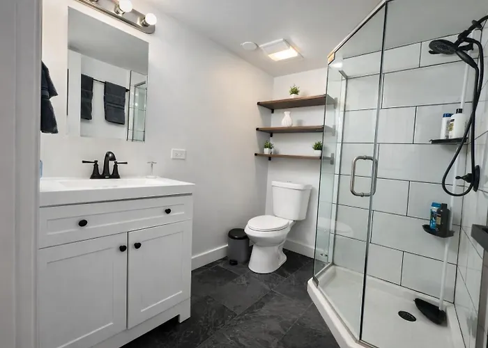 Apartment Cozy Corner Charming 1br With Wifi *